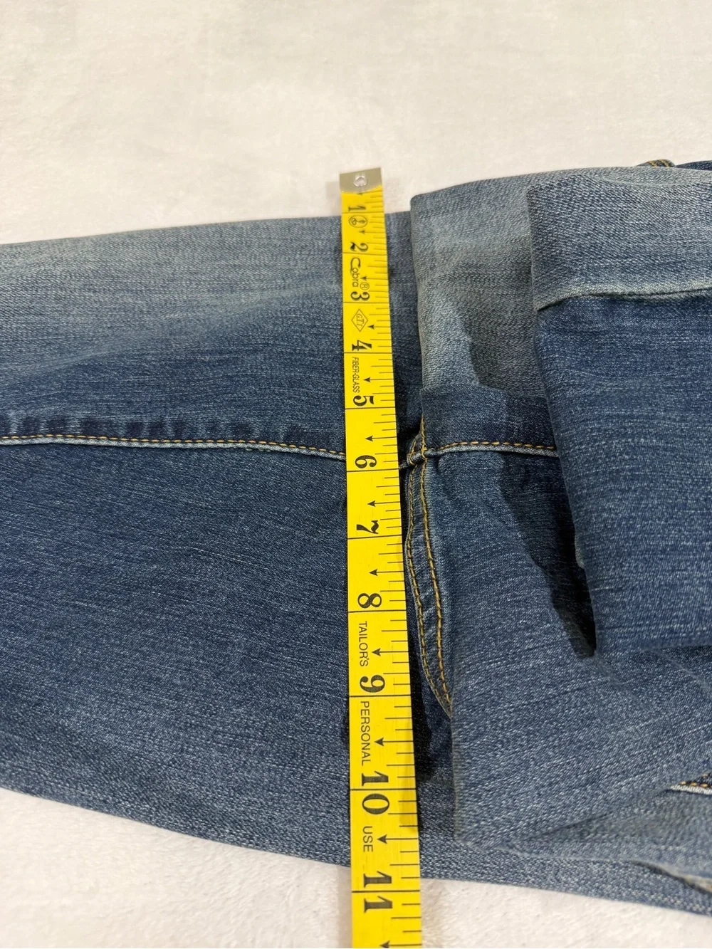 Universal Thread Women's Medium Blue Skinny Jeans